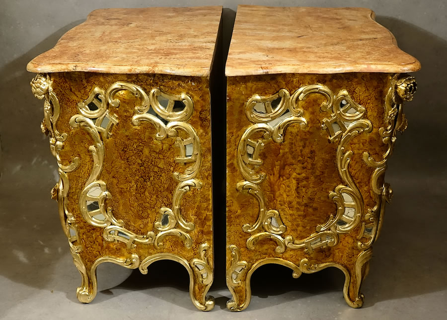  paire de commode rococo de Sicile Palerme Italie vue des deux c&ocirc;t&eacute;s